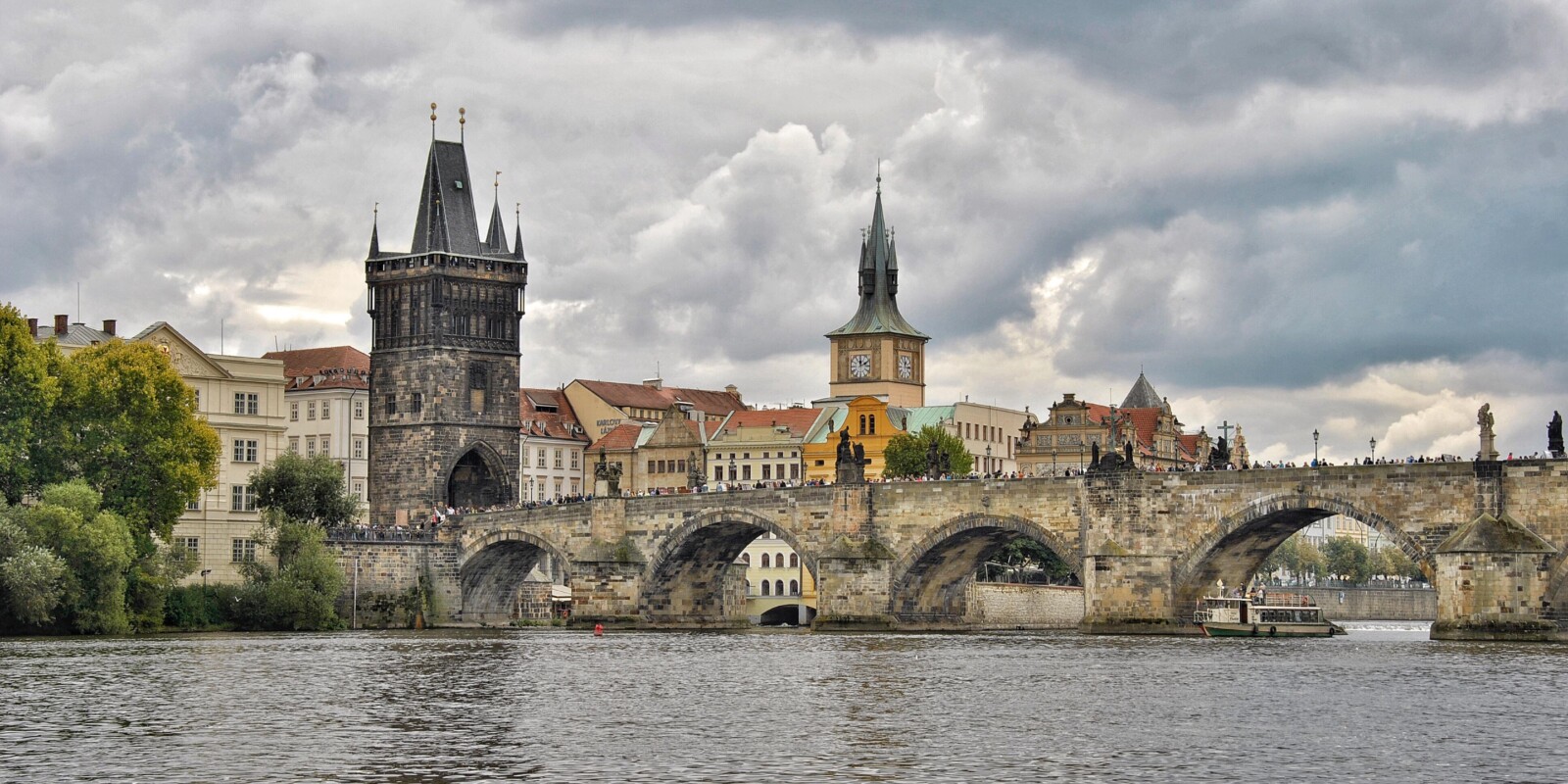 Právní služby pro Penta Real Estate při akvizici strategických pozemků v centru Prahy