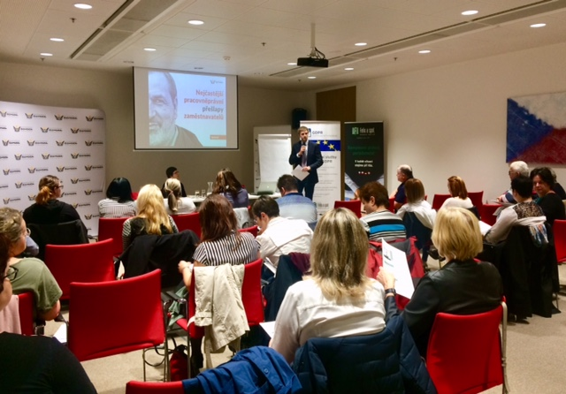 Seminar zum Arbeitsrecht im Sitz der Wirtschaftskammer TSCHECHIEN